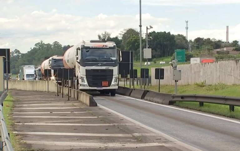 Quanto Custa Contratar um Advogado para Divórcio no Brasil 2 balanca de justica com aliancas quebradas