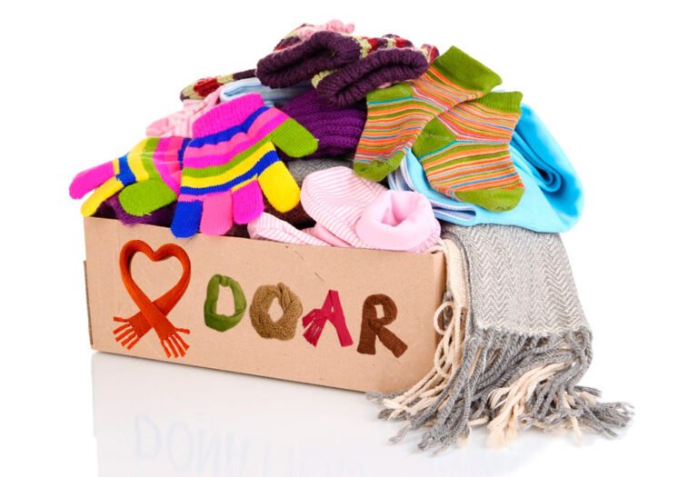 Como Montar uma Caixa Eficiente para Campanha do Agasalho 5 caixa de doacoes com roupas e agasalhos