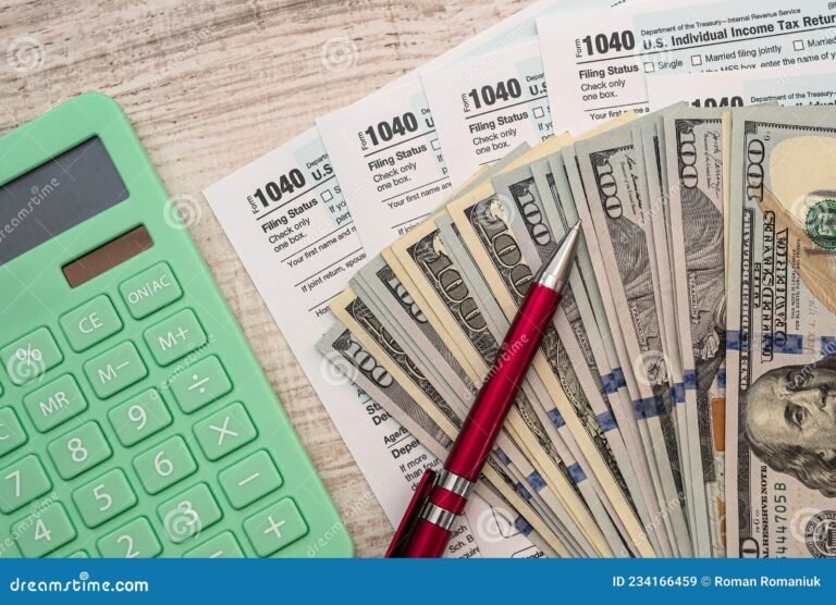 calculadora com notas fiscais ao fundo