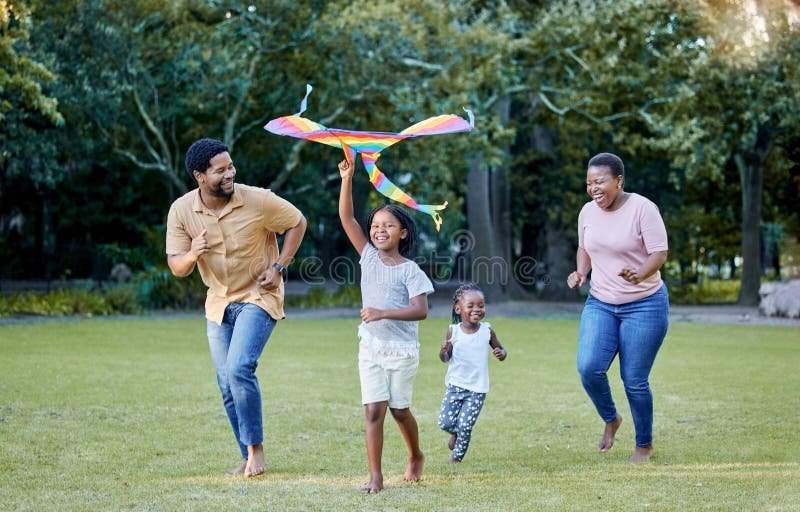 familia se divertindo em um parque ao ar livre