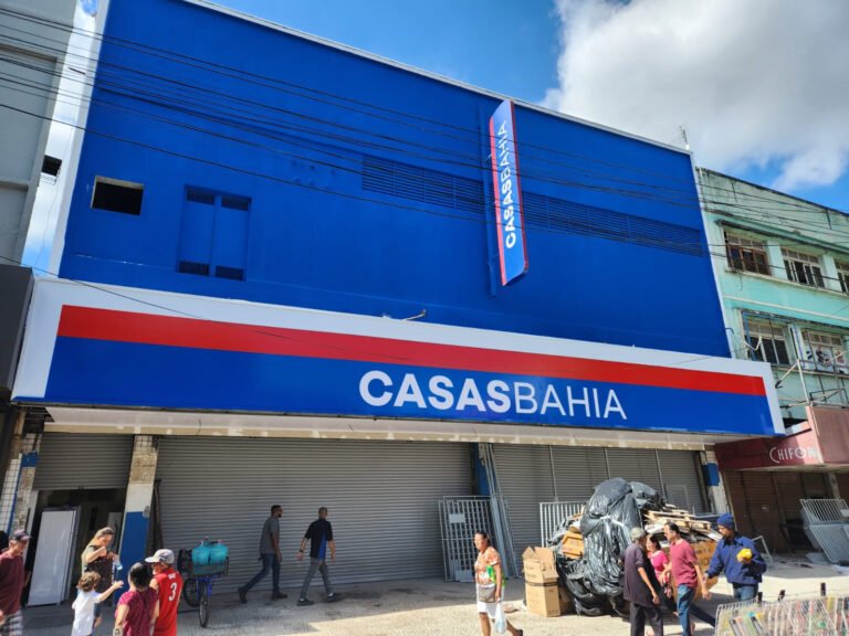 foto de uma loja casas bahia na rua