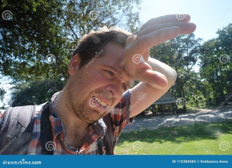 Qual é a penalidade para a empresa se funcionário trabalhar nas férias 17 funcionario em ferias sob sol brilhante