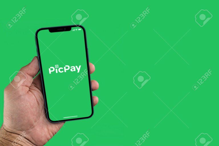 logotipo do picpay em fundo moderno