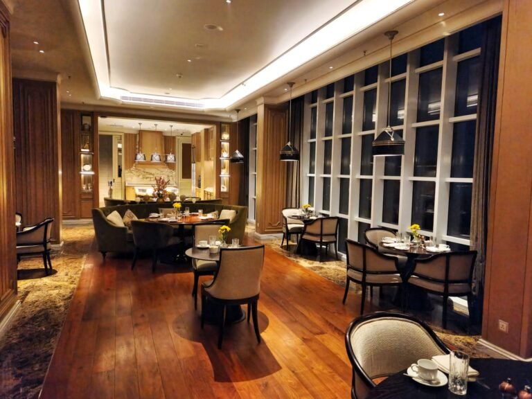 luxuosa sala vip com conforto e sofisticacao