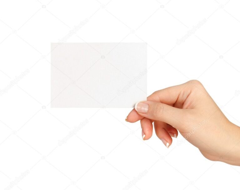 Como Mudar Sua Conta Gov para Prata de Forma Simples e Rápida 16 mao segurando um cartao de identidade