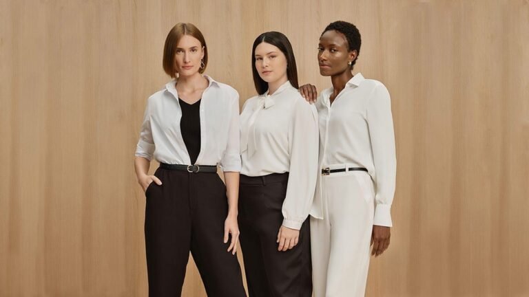 modelo usando roupa tamanho l em destaque