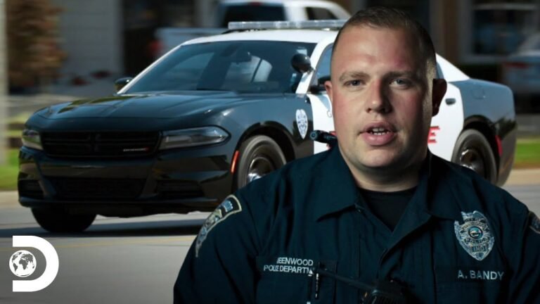 Quais são as consequências legais de fugir da polícia no Brasil 24 policial perseguindo fugitivo em uma estrada