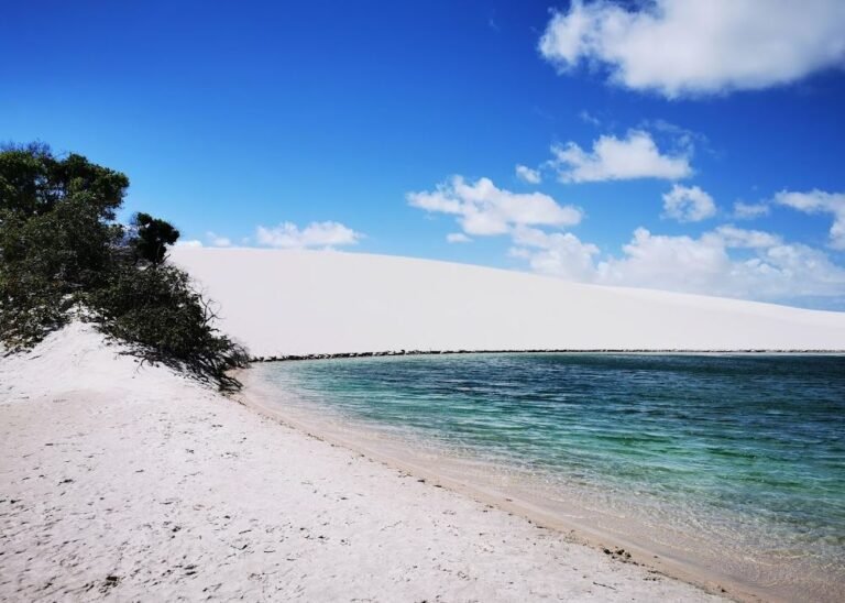 praia paradisiaca em santo amaro do maranhao