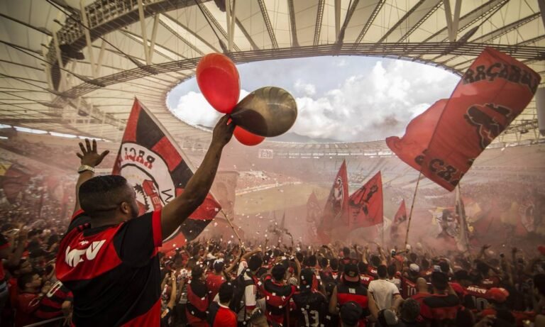 Como Assistir Bahia x Criciúma Ao Vivo na Internet 19 torcida vibrante em estadio de futebol