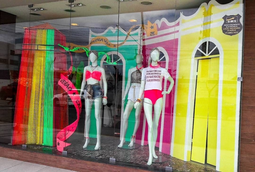 vitrine colorida da casas bahia